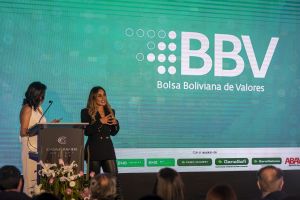 Camila-Castro-Business-Directora-de-Koibanx-5-scaled.jpg