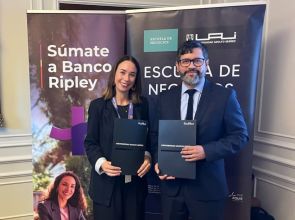 Escuela de Negocios UAI y Banco Ripley firman alianza de colaboración para fomentar la educación financiera
